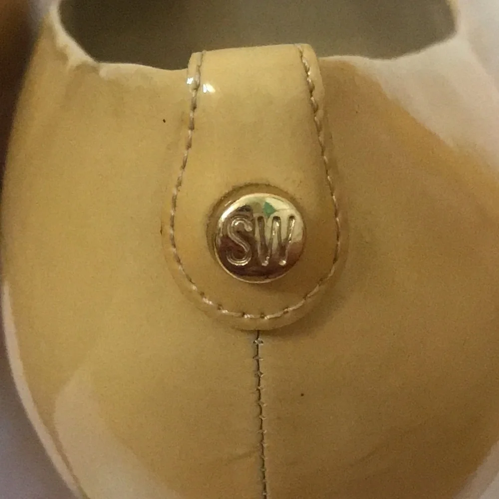 Stuart Weitzman nude patent leather platform heel 8.5M
